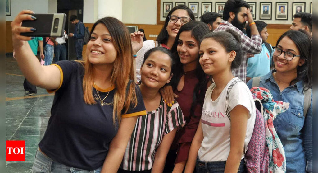 Delhi Govt Allocates Rs 100 Crore for DU Colleges, Triples Funding Since 2015