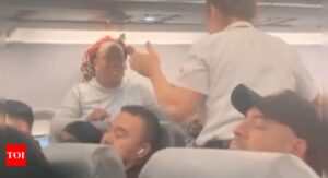 Frontier Airlines Viral Video: Frontier Airlines passenger forgets phone in airport, wants pilot to turn plane back: 'I own 7 continents'