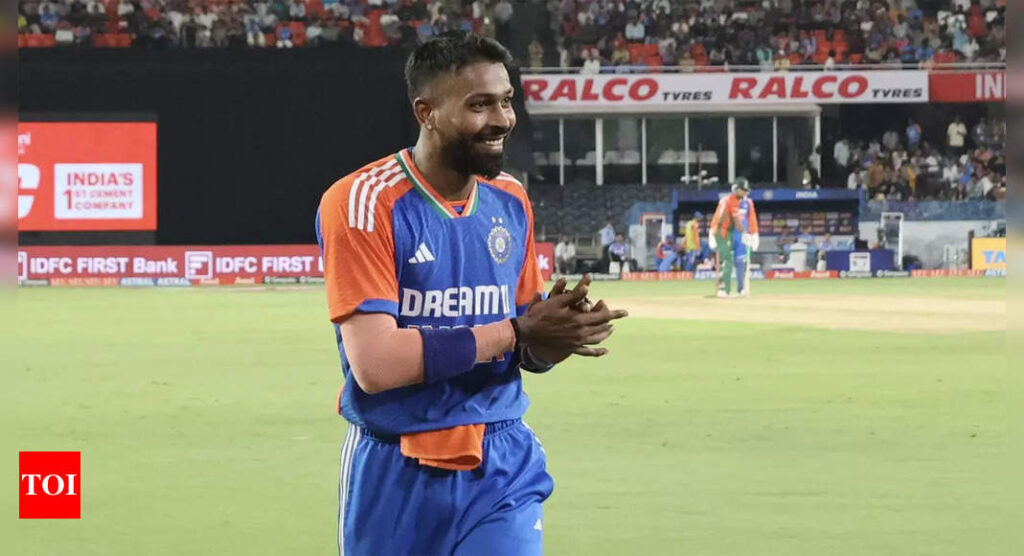 Hardik Pandya clicks selfie with ball boy mid-match; video goes viral - WATCH | Cricket News