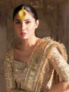 Mahira Khan showcases Pakistani heritage