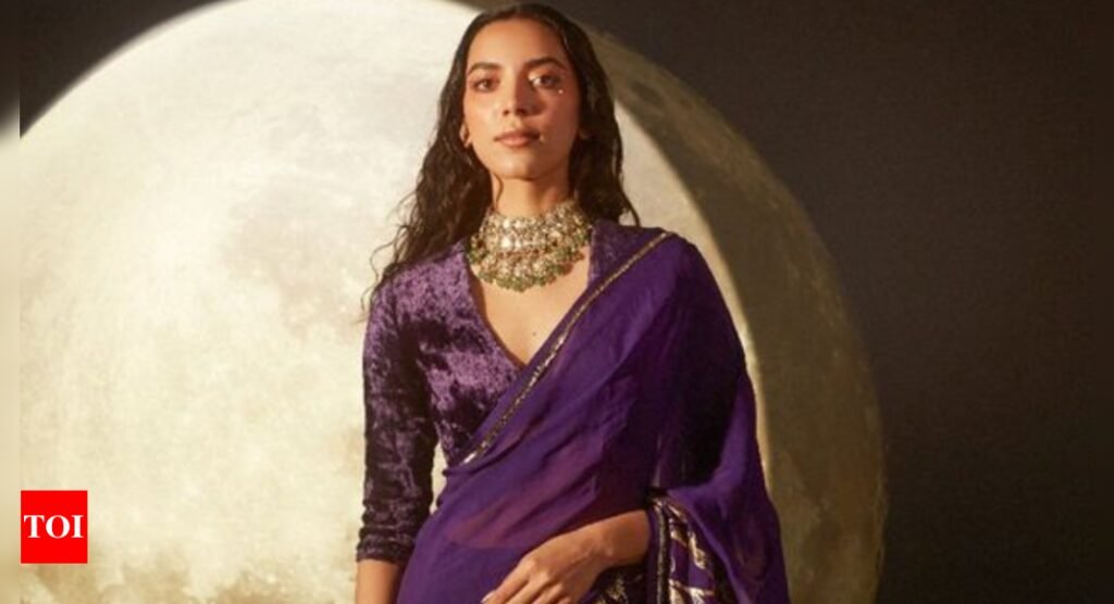 Navratri Day 9 colour: How to style the shade of Purple |