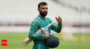 PCB pulls up Fakhar Zaman after he voices support for Babar Azam |