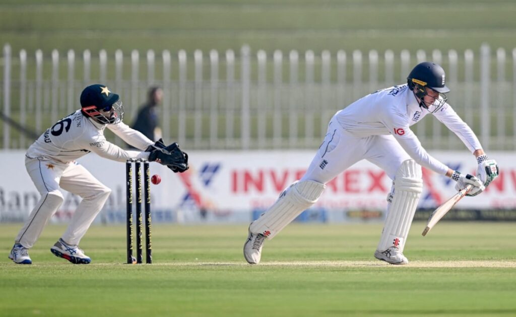 Pakistan vs England 3rd Test Day 2 Live Score Updates