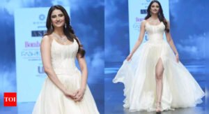 Palak Tiwari looks breathtaking in a corset gown as she rules the ramp