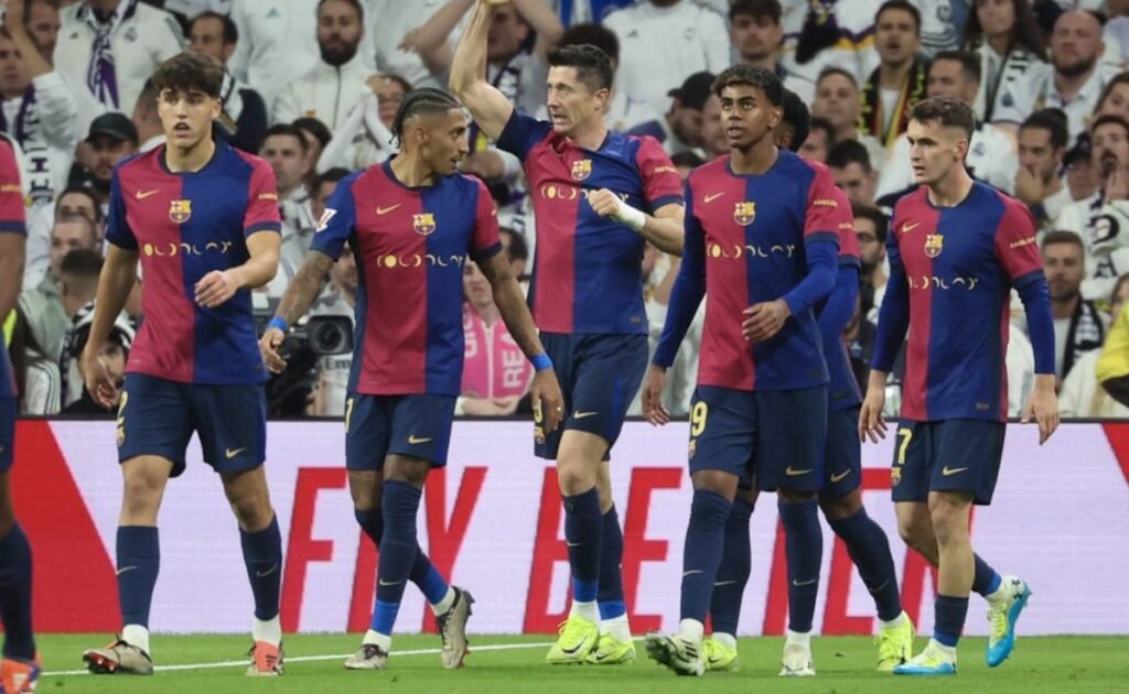 Robert Lewandowski Double As Barcelona Shred Real Madrid In La Liga Clasico