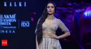 'Stree' Shraddha Kapoor came and conquered the stage at LFW