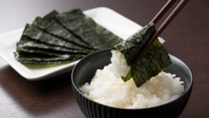 4 Powerful Reasons To Add Seaweed To Your Meals (And How To Make It Delicious)