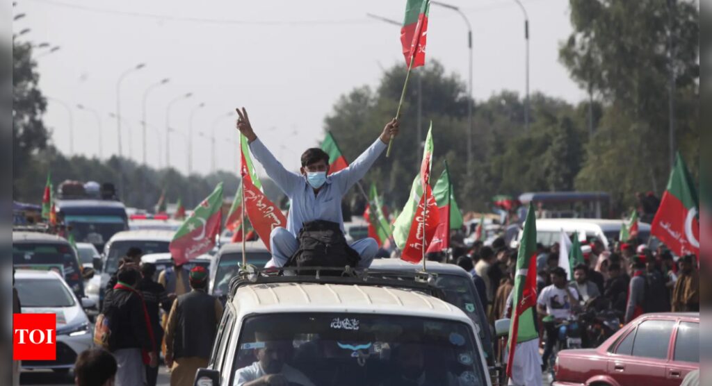 Protests by ex-PM Imran Khan's party cost Pakistan's economy PKR 2 billion