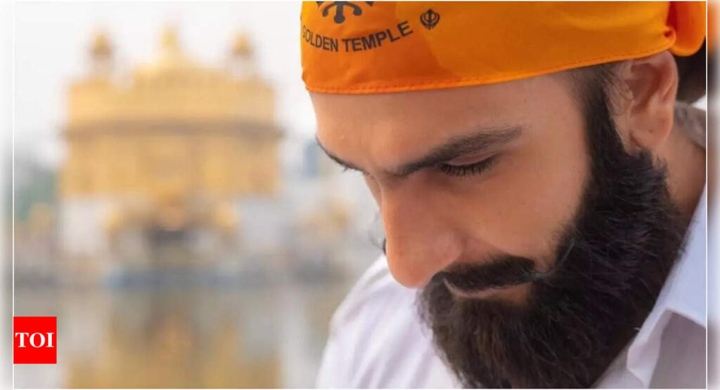 Ranveer Singh and Aditya Dhar seek blessings at the Golden Temple ahead of next schedule of their film | Hindi Movie News