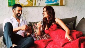 What Akshay Kumar-Twinkle Khanna's body language reveals about their relationship